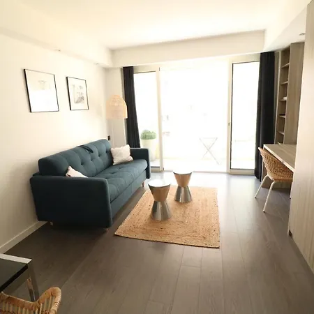 Apartman Beautiful At The Grand With Sunny Balcony 138