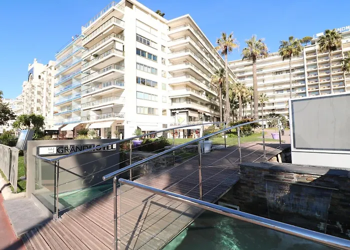 Beautiful At The Grand With Sunny Balcony 138 كان