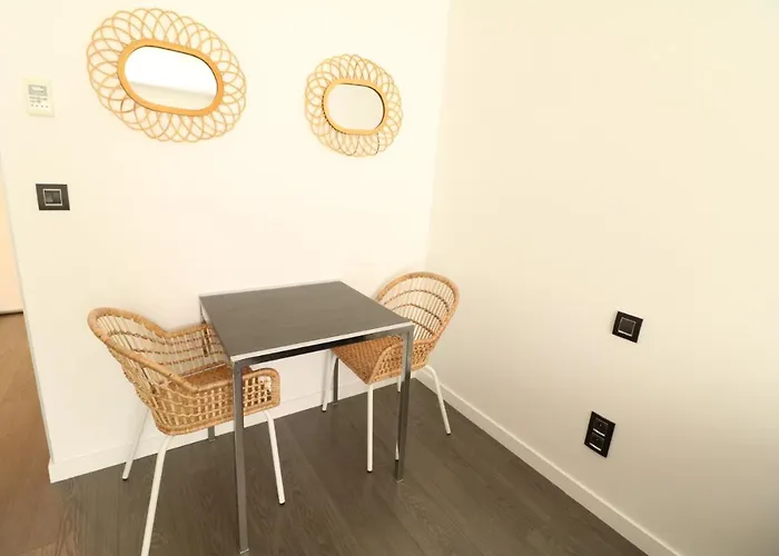 Beautiful At The Grand With Sunny Balcony 138