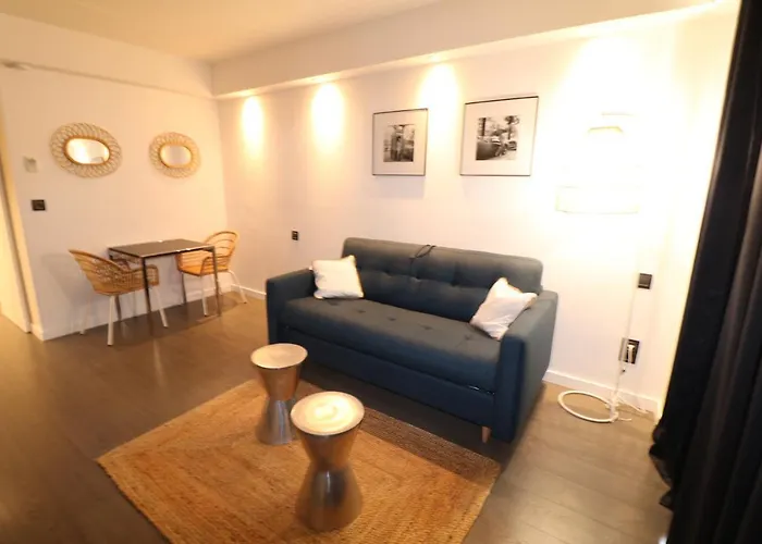 Beautiful At The Grand With Sunny Balcony 138 شقة كان